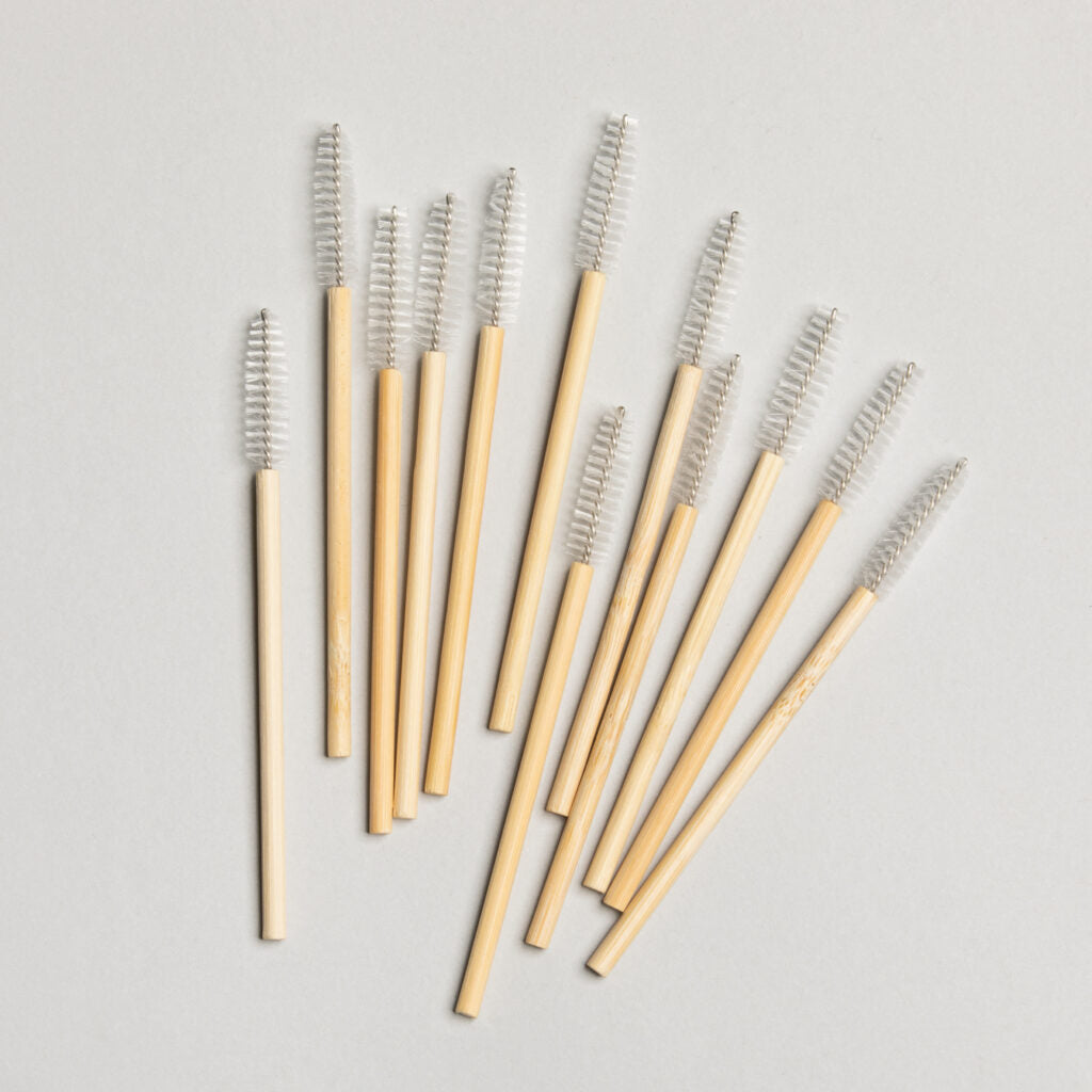 Lash & Brow Brush Bundle – Silicone, Exfoliating, Henna, Mascara Wands – A & E Beauty Supplies
Includes 4 brushes for comprehensive brow and lash care
Silicone brush for precise and gentle application
Exfoliating brush for prepping the brow area
Henna applicator for even and smooth henna application
Mascara wands for perfect lash separation and grooming
High-quality, durable brushes suitable for all skin types
Perfect for salons, beauty professionals, and personal use